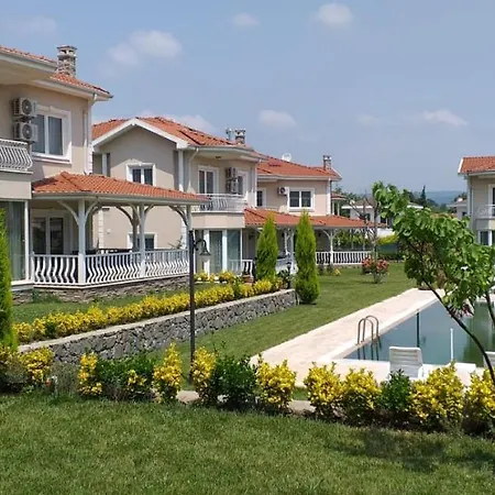 Palace Kirkpinar Villa *