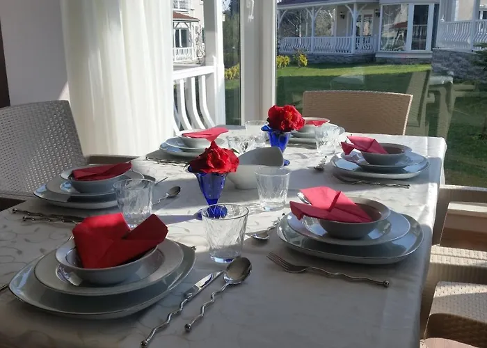 Palace Kirkpinar Villa *