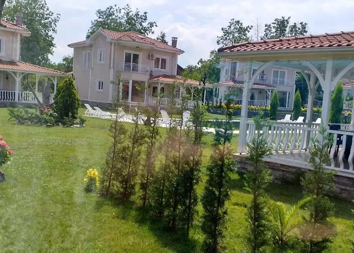 Palace Kirkpinar Vila